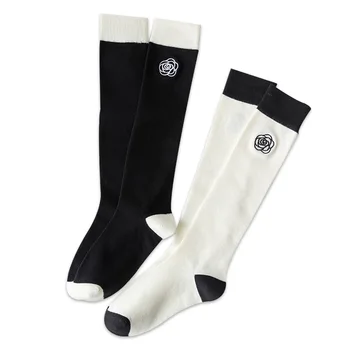 Kadın Siyah Ve Beyaz Kamelya Gül Çorap Bahar Sonbahar JK Yüksek Ve İnce Japon Uzun Bacak Çorap Yüksek Tüp Sıcak Sevimli Pamuklu Çorap